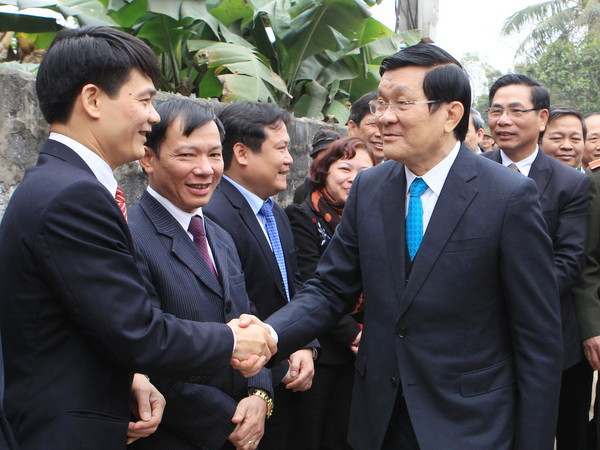 Chủ tịch nước tặng quà gia đình chính sách tại Hà Nam ảnh 1