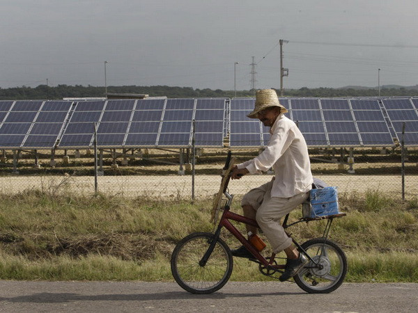 Cuba xây thêm nhiều công viên năng lượng Mặt Trời ảnh 1