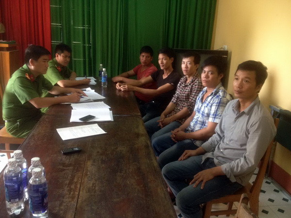 Các đối tượng phá rừng pơmu ở Quảng Nam tiếp tục ra đầu thú ảnh 1