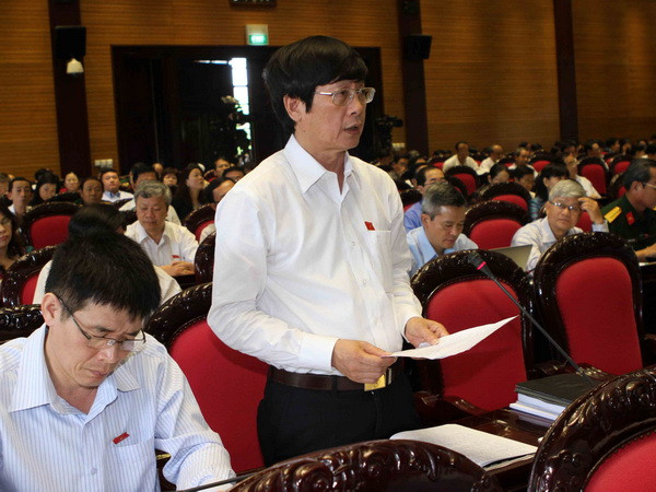 Đại biểu Đỗ Mạnh Hùng, tỉnh Thái Nguyên phát biểu ý kiến. (Ảnh: Phương Hoa/TTXVN) Quốc hội thảo luận về một số điều của dự thảo Luật Xây dựng ảnh 1