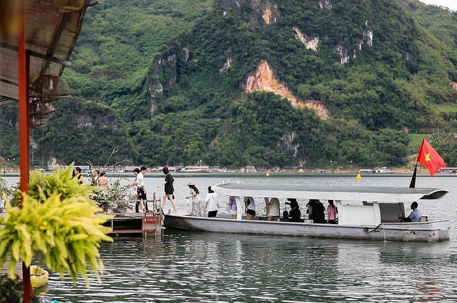 ttxvn_ho hoa binh2.jpg