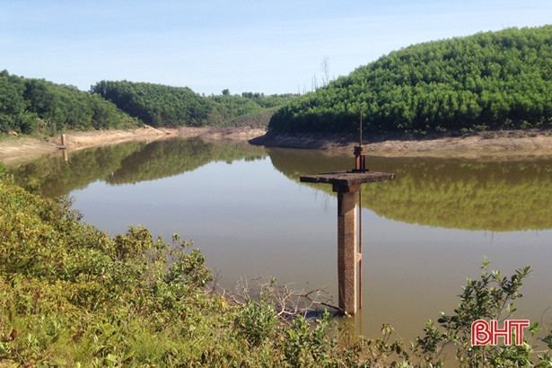 Nhiều hạng mục công trình đầu mối tại hồ Kẻ Gỗ xuống cấp hư hỏng ảnh 1