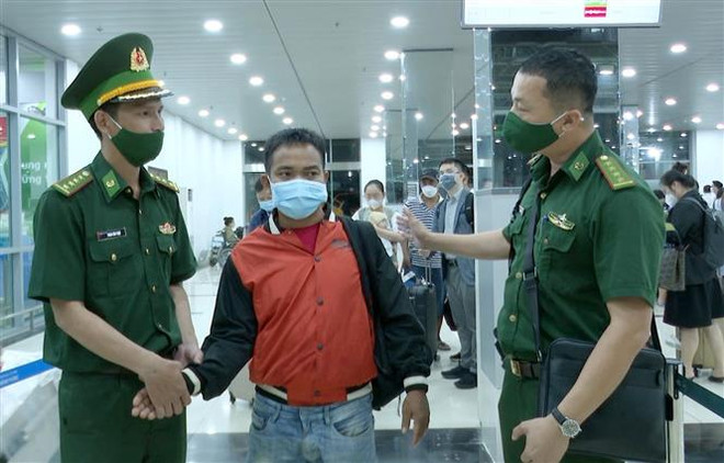 Ngăn chặn bẫy 'việc nhẹ, lương cao' ở Tây Nguyên: Vỡ mộng ảnh 2