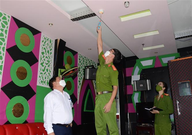 An Giang thu hồi giấy phép cơ sở karaoke không đủ điều kiện phòng cháy ảnh 1