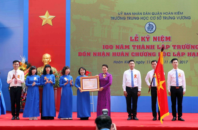 Chủ tịch Quốc hội dự lễ kỷ niệm 100 năm trường THCS Trưng Vương ảnh 2