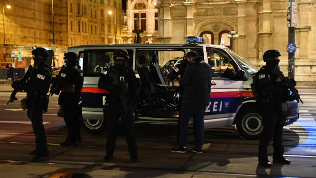 Xả súng tại Áo: Ít nhất một đối tượng tấn công đã tẩu thoát ảnh 3