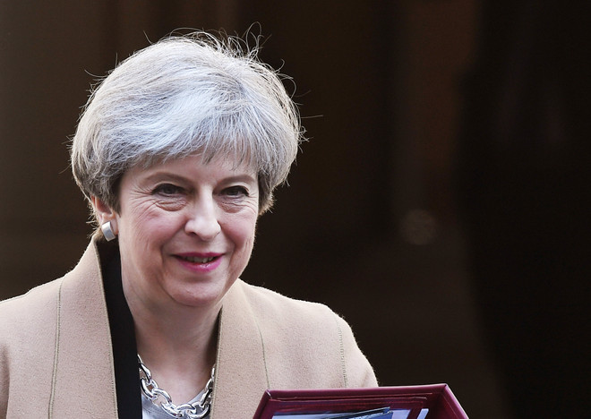 Bầu cử Anh: Số người ủng hộ đảng Bảo thủ cao hơn Công đảng ảnh 1