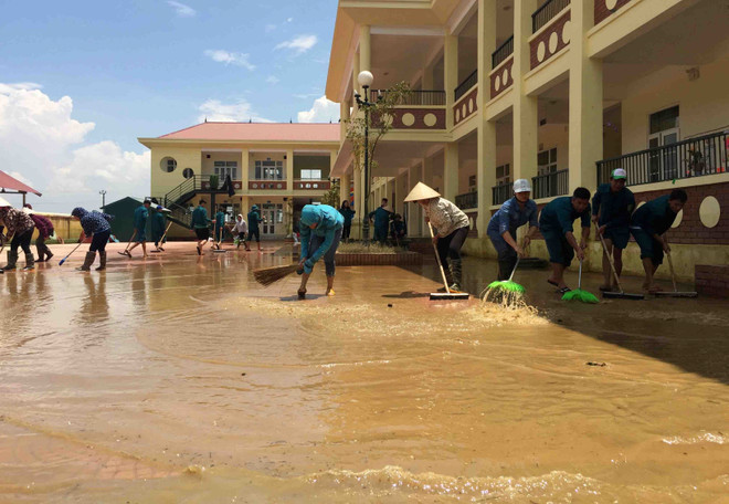 Không để xảy ra dịch bệnh, sớm ổn định sản xuất tại các vùng ngập lụt ảnh 1