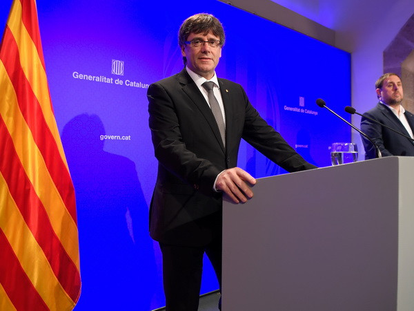 Chính quyền Catalonia lại gặp thách thức trước thềm trưng cầu dân ý ảnh 1