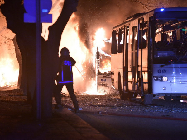 Cộng đồng quốc tế lên án vụ đánh bom đẫm máu ở Thổ Nhĩ Kỳ ảnh 1