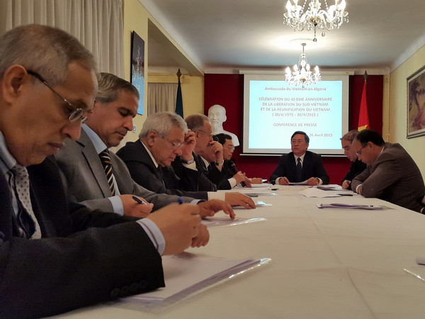 Đại sứ quán Việt Nam tại Algeria và Angola kỷ niệm ngày 30/4 ảnh 1