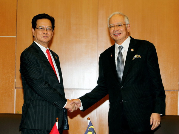 Thủ tướng Nguyễn Tấn Dũng tiếp lãnh đạo Malaysia và Philippines ảnh 1