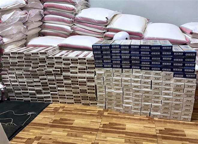 Triệt phá đường dây vận chuyển thuốc lá lậu từ Long An về TP.HCM ảnh 1