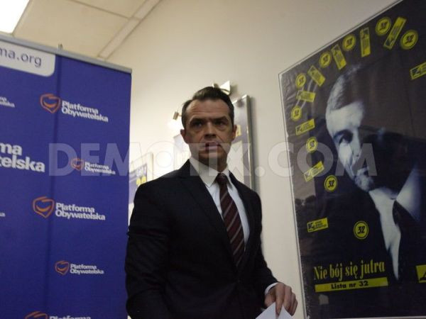 Bộ trưởng Giao thông Ba Lan mất chức vì đồng hồ đắt tiền ảnh 1