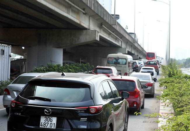 Ùn tắc giao thông trong dịp lễ 30/4 và 1/5 ở Hà Nội đã hạ nhiệt ảnh 2