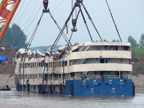 Đã có 331 người thiệt mạng trong vụ chìm tàu tại Trung Quốc ảnh 1