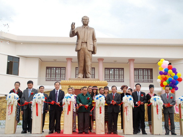 Việt Nam tăng cường giúp Lào trong đào tạo nguồn nhân lực ảnh 1
