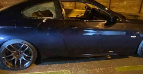 Bố phá hỏng xe sang để ngăn con trai say rượu cầm lái ảnh 1