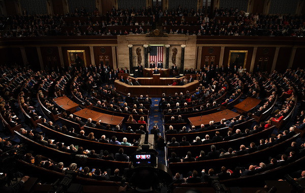 Thượng viện Mỹ rút ngắn kỳ nghỉ để xúc tiến các vấn đề "treo" ảnh 1