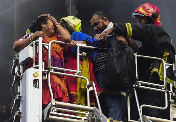 Lại xảy ra cháy lớn ở Bangladesh, hàng trăm quầy hàng bị thiêu rụi ảnh 1