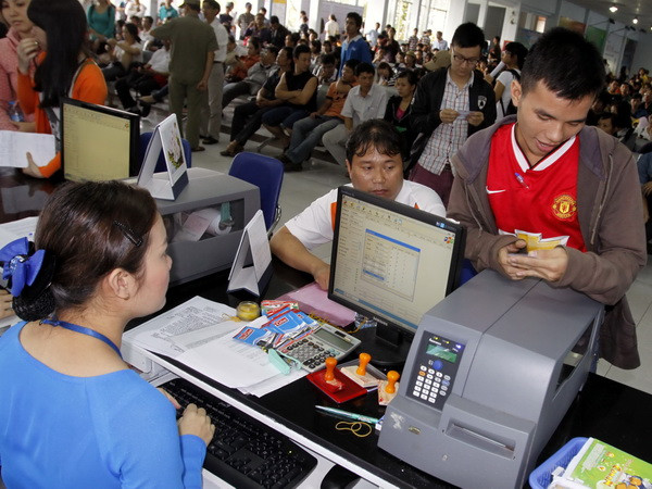 Thành phố Hồ Chí Minh: Chật vật mua vé tàu Tết Ất Mùi 2015 ảnh 1