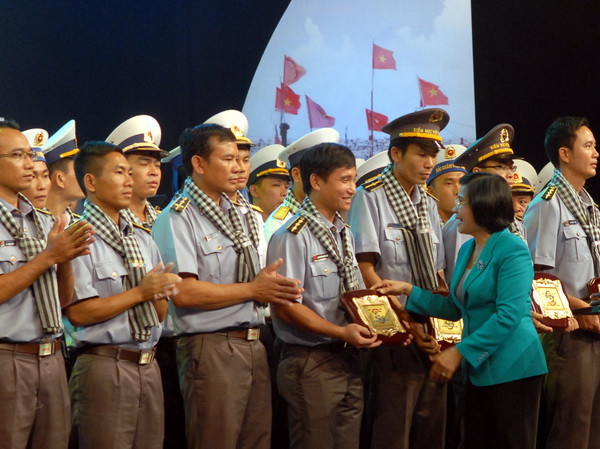 Gói lại chuyến thăm TP.HCM, những chiến sỹ hải quân lại về với biển ảnh 1