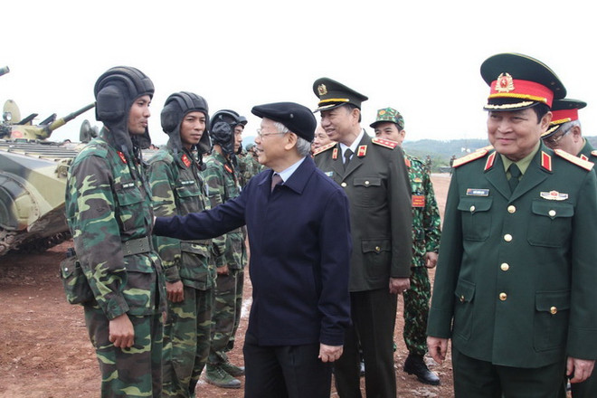 Tổng Bí Thư thăm, kiểm tra công tác huấn luyện, sẵn sàng chiến đấu ảnh 1