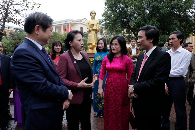 Chủ tịch Quốc hội dự Ngày hội Đại đoàn kết tại xã Kim Liên ảnh 2