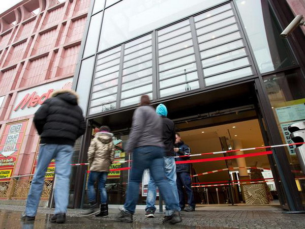 Khoắng 300 điện thoại di động chỉ trong vòng... 1 phút ảnh 1