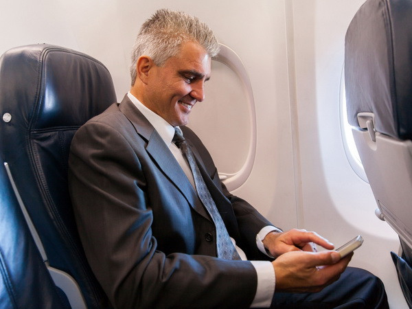 Australia gỡ bỏ hạn chế dùng thiết bị điện tử trong khi bay ảnh 1