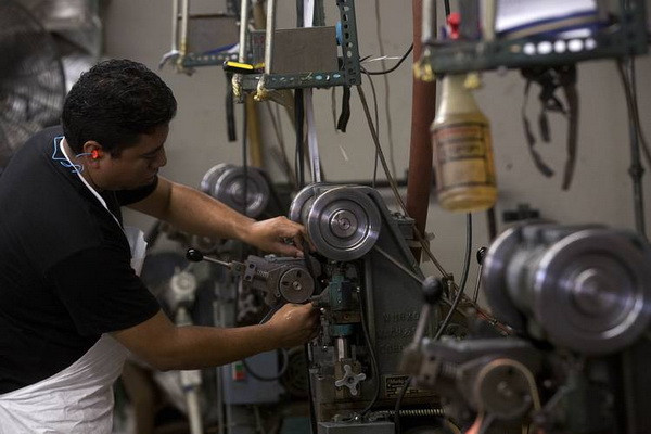 Ngành công nghiệp chế tạo của Mỹ liệu có sắp thoát khỏi đáy ảnh 1