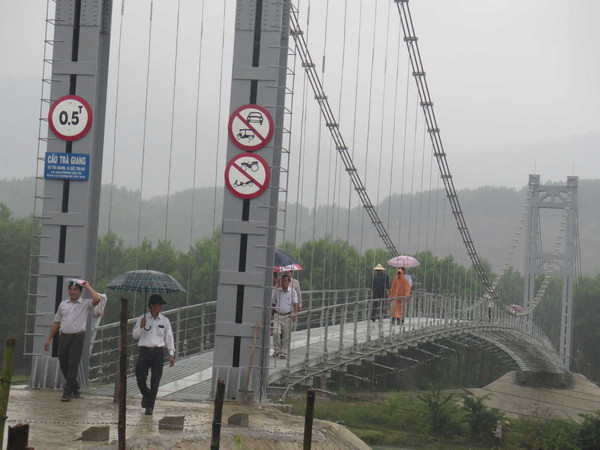Quảng Nam đã đưa vào sử dụng toàn bộ cầu treo ở vùng lũ quét ảnh 1