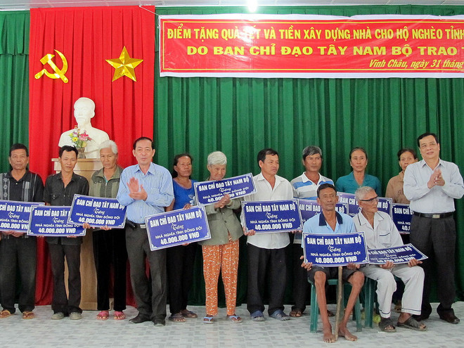 Ban Chỉ đạo Tây Nam bộ tặng nhà, quà tết cho bà con nghèo Sóc Trăng ảnh 1