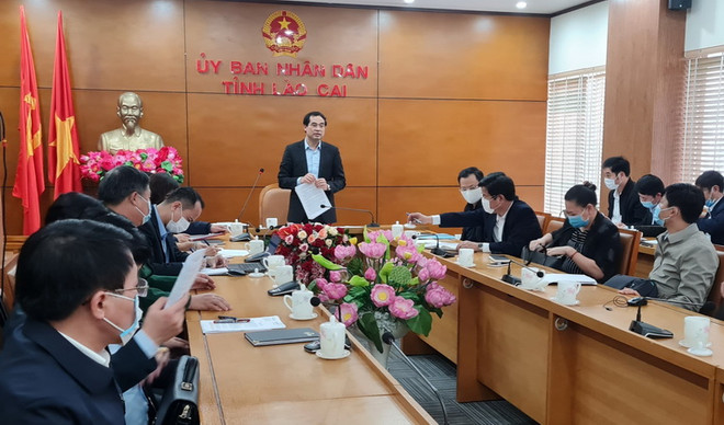 Chủ tịch UBND tỉnh Lào Cai yêu cầu dừng các lễ hội Xuân, tập trung cao độ ngăn ngừa dịch xâm nhập. (Ảnh: Lục Hương Thu/TTXVN) Dịch COVID-19: Lào Cai dừng lễ hội Xuân, tập trung ngăn dịch xâm nhập ảnh 1