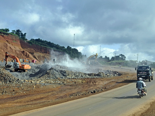 Bằng mọi giá hoàn thành Dự án đường Hồ Chí Minh vào cuối 2014 ảnh 1