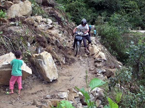 Lai Châu di dời khẩn cấp các hộ dân ra khỏi vùng nguy cơ sạt lở ảnh 1