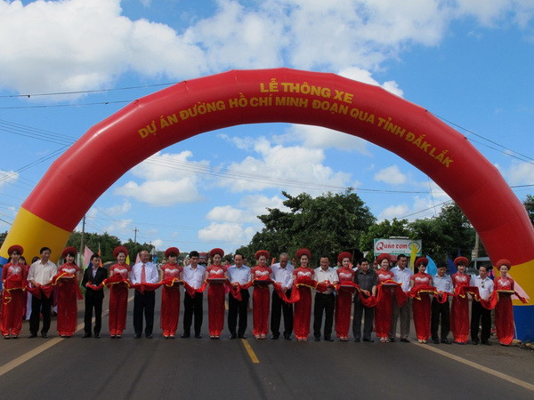 Thông xe đường Hồ Chí Minh qua tỉnh Đắk Lắk vượt kế hoạch 1 năm ảnh 1