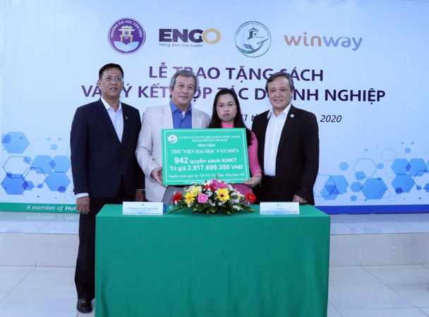 Tiến sỹ Võ Tá Hân: Hơn 30 năm bền bỉ đưa nguồn sách quý về Việt Nam ảnh 1