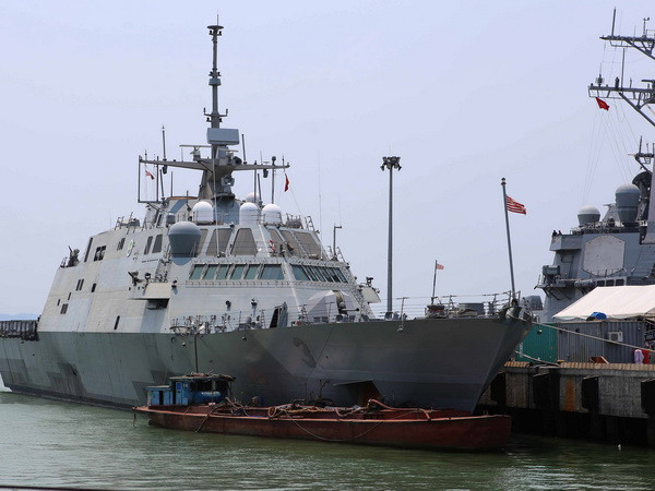 Tàu Hải quân Hoa Kỳ cập cảng Tiên Sa, bắt đầu thăm Đà Nẵng ảnh 1