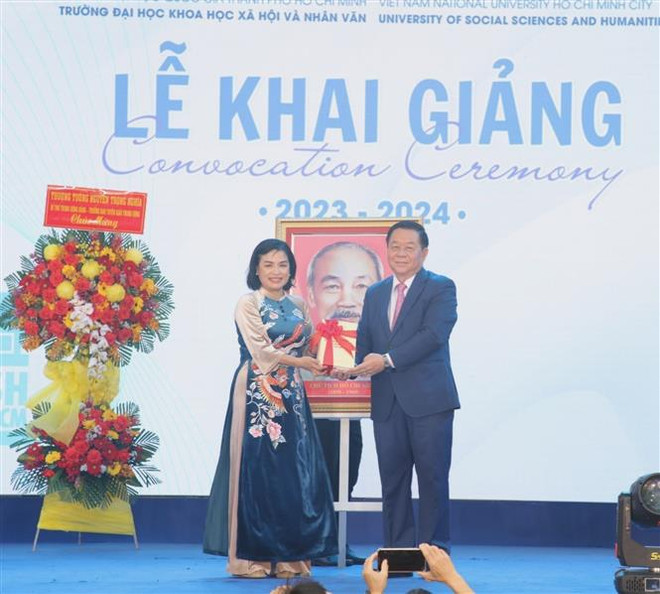 TP.HCM: Trường ĐH Khoa học Xã hội và Nhân văn khai giảng năm học mới ảnh 1