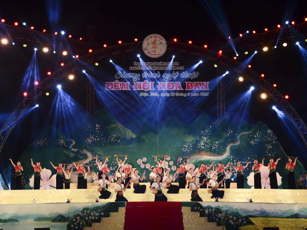 Thi xe đạp thồ Điện Biên Phủ - điểm nhấn trong Lễ hội Hoa Ban 2017 ảnh 1