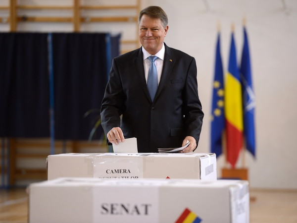 Romania đề xuất trưng cầu ý dân về ân xá cựu chính trị gia tham nhũng ảnh 1