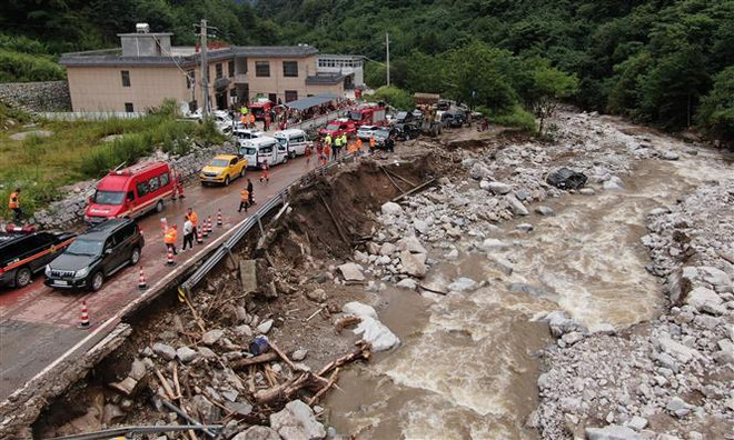 Lở đất ở Trung Quốc: Số người thiệt mạng tăng lên 21 nạn nhân ảnh 1