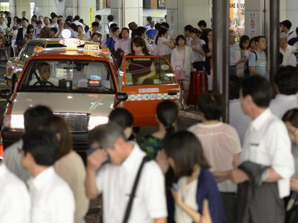 Hàng chục tuyến tàu điện ngầm Nhật Bản tê liệt vì đứt cáp ảnh 2