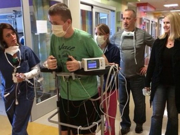 Cậu bé 16 tuổi được cứu sống nhờ quả tim hiến tặng bí mật ảnh 3