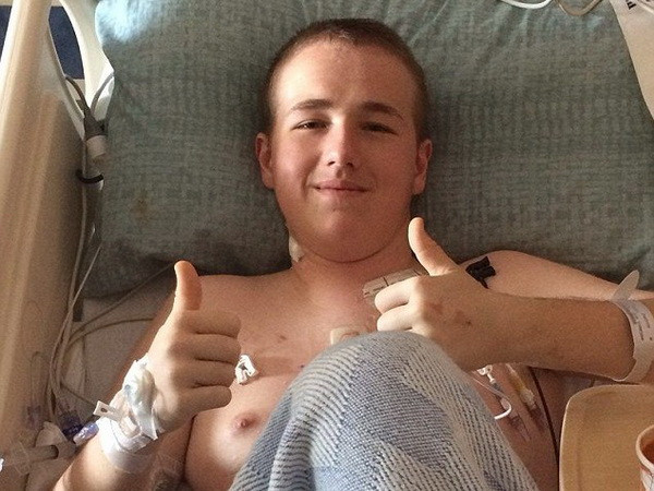 Cậu bé 16 tuổi được cứu sống nhờ quả tim hiến tặng bí mật ảnh 1