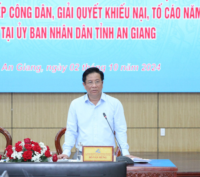 0210_ho van mung.jpg