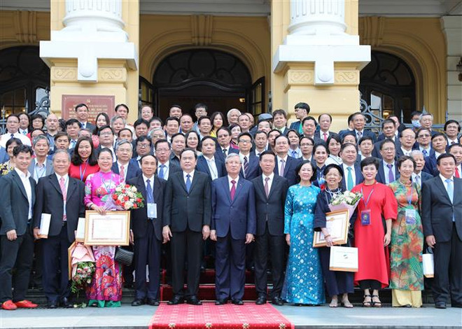 Phát triển đội ngũ trí thức, nghệ sỹ là nhiệm vụ chiến lược của Đảng ảnh 2