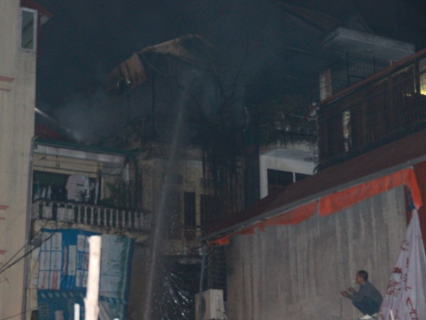 Lại cháy trong khu tập thể Nam Đồng, Hà Nội ảnh 5