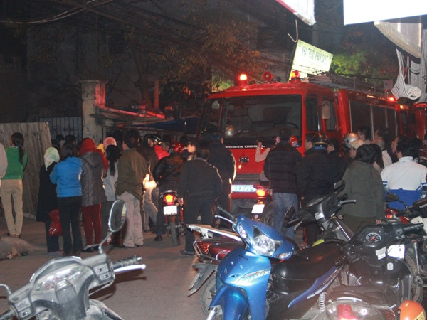 Lại cháy trong khu tập thể Nam Đồng, Hà Nội ảnh 4